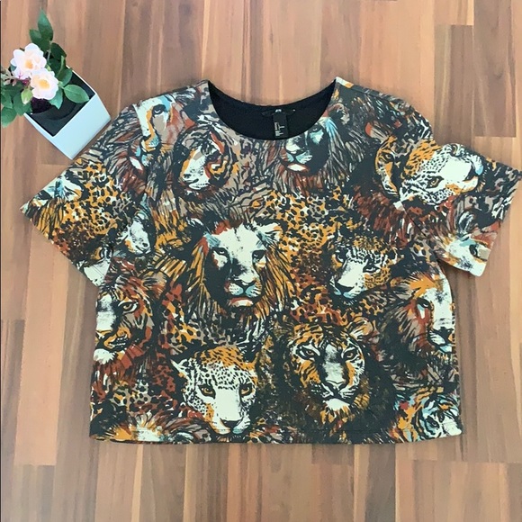 H&M Tops - 💕H&M Animal Print Top🐆🐅🦁